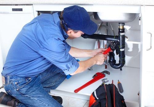 Aspectos a Considerar al Contratar un Fontanero