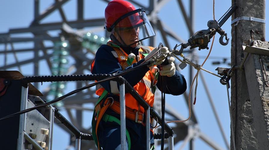 Importancia de contar con un electricista de emergencia