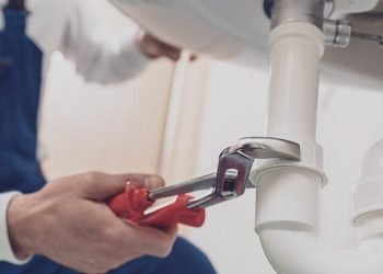 La Importancia de un Fontanero Profesional en las Reformas del Hogar